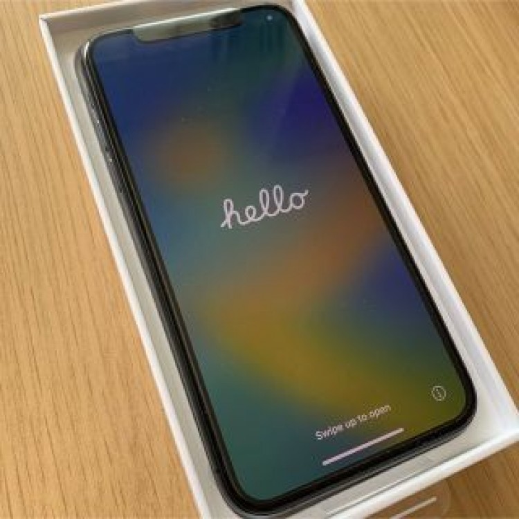 iPhone Xs Space Gray 256 GB SIMフリー
