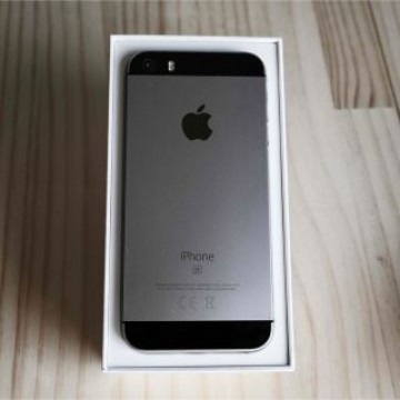 【並品】iPhone SE スペースグレー Apple