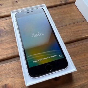 iPhone SE 本体