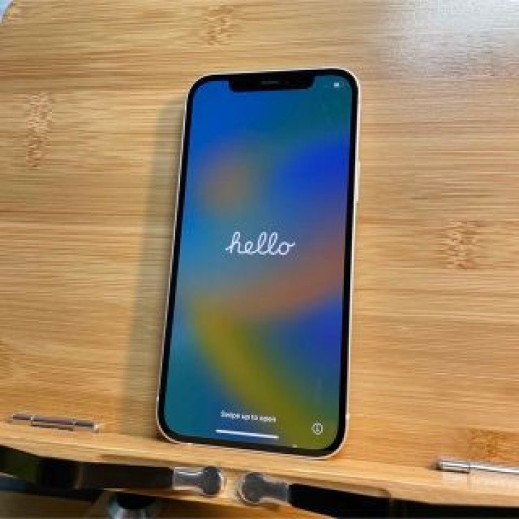 【SIMロック解除済】iPhone 12 128GB ホワイト 89％
