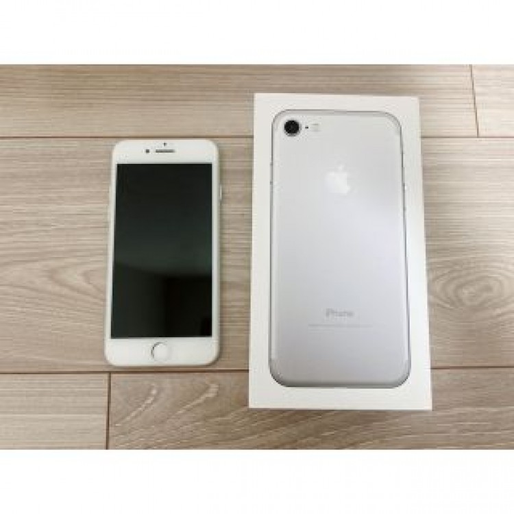 【SIMロック解除済】iPhone7 Silver 128GB 本体 初期化済