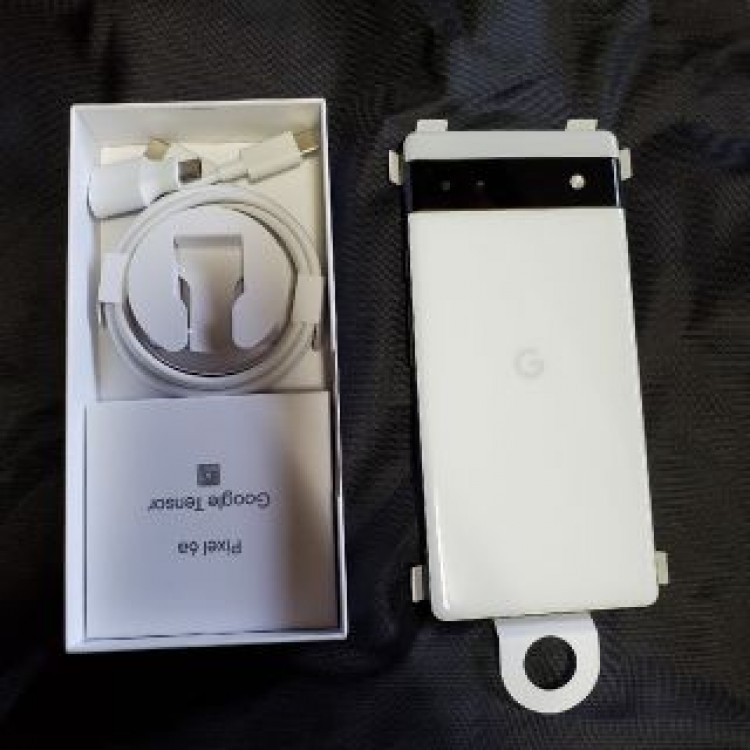 Google　Pixel6a 本体　ホワイト　白　新品同様品　ケース2つ付き