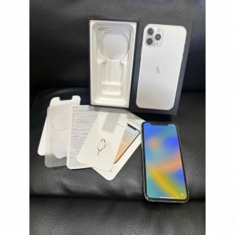 iPhone 11 pro 256GB docomo シルバー