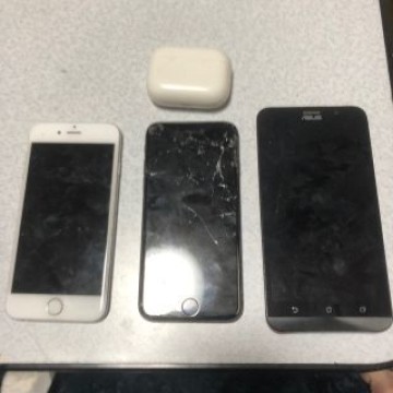 iPhone スマホ　AirPods
