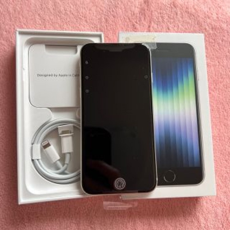 iPhone se3 新品未使用品　64GB