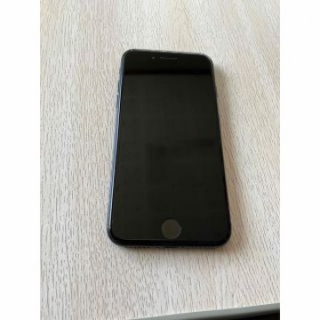 iPhone7 128GブラックSIMロック無しau