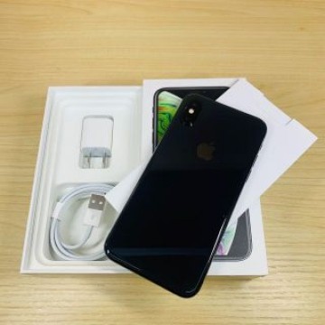 SIMﾌﾘｰ ﾊﾞｯﾃﾘｰ99％ iPhoneXS 256GB P118