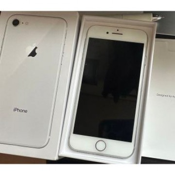 美品　iPhone 8 Silver 64 GB SIMフリー