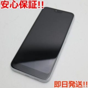 新品同様 KYV48 GRATINA ホワイト