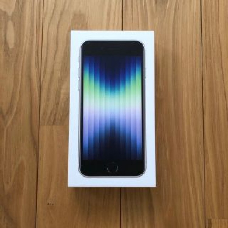 新品未開封⭐︎iPhone SE3 128GB