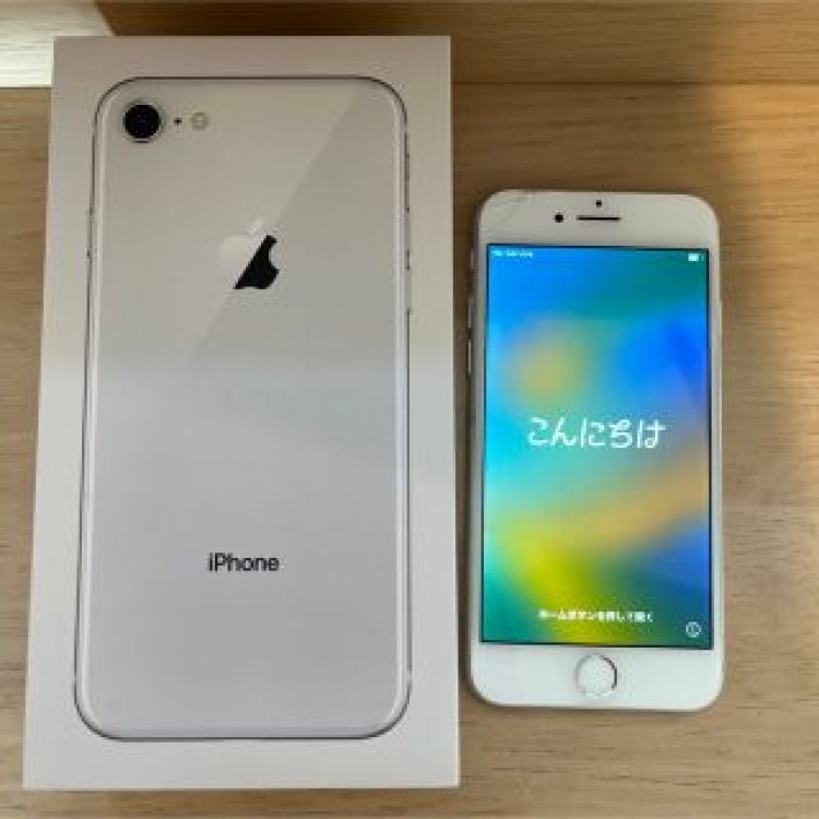 iPhone8 本体 Silver 64GB SIMフリー