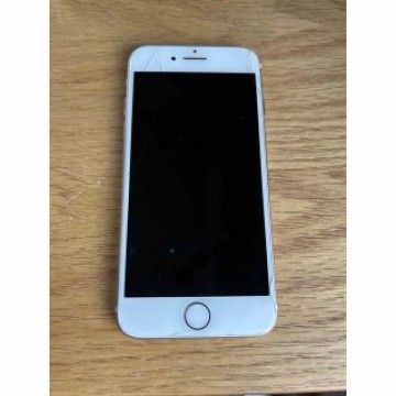 iPhone 7 128GB  画面ヒビあり
