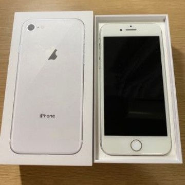 iPhone 8 本体 64GB シルバー
