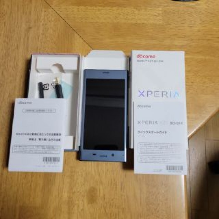 ★Xperia XZ1★ドコモ SO-01K★完動美品★4GB/64GB★SD