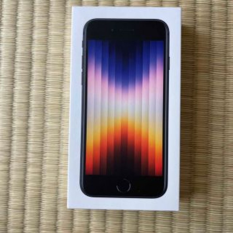 iPhone SE 第3代　128GB midnight