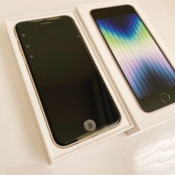 アップル iPhoneSE 第3世代 64GB スターライト docomo