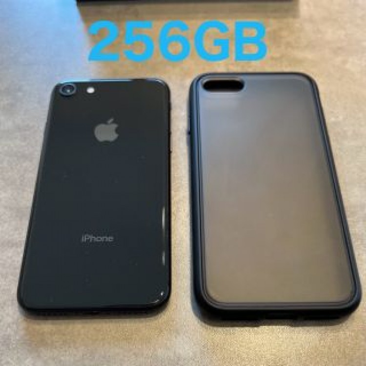 iPhone8   本体　256GB   黒　美品　ケース付き