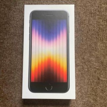 【新品未開封】 iPhone SE3 64GB 黒 simフリー　アイフォーン