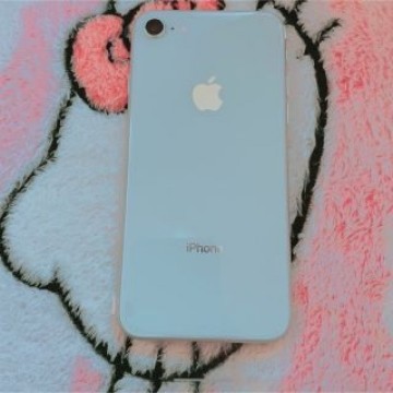 新品同様☆ iPhone 8 Silver 64 GB SIMフリー