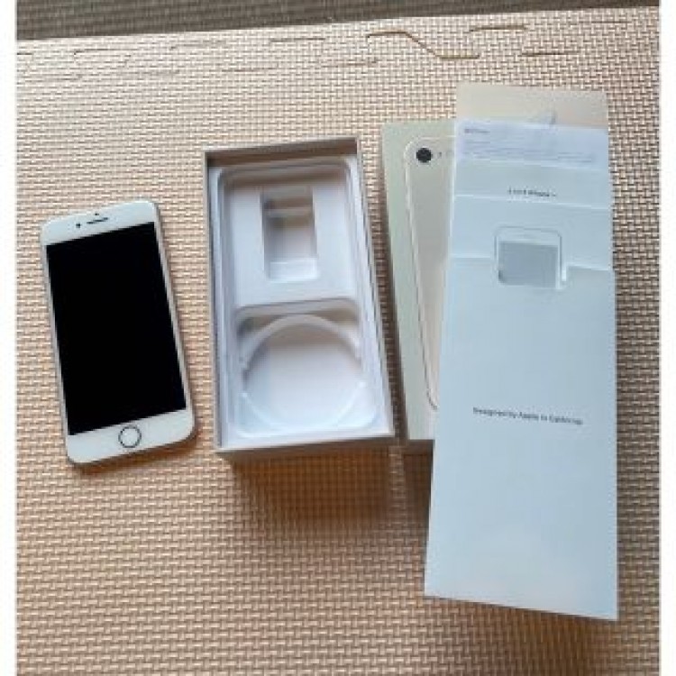iPhone8 ピンクゴールド
