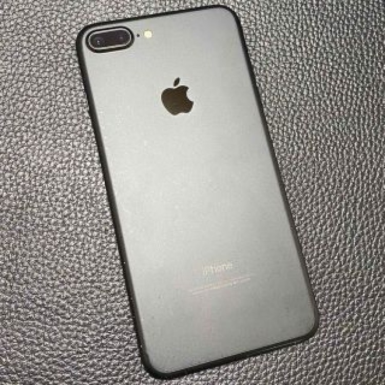 iPhone 7 Plus Black 128 GB  SIMフリー