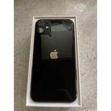 iPhone 11 本体　SIMフリー