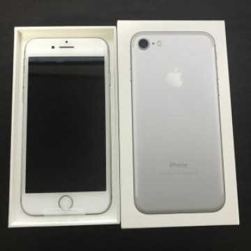 iphone7 32gb silver 新品 未使用 docomo SIMフリー