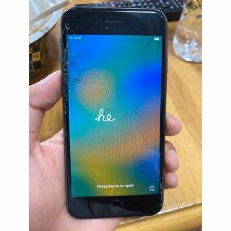 iPhone 8 64GB SIMフリー　ブラック