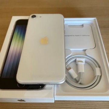iPhone SE SE3 64GB スターライト　SIMフリー