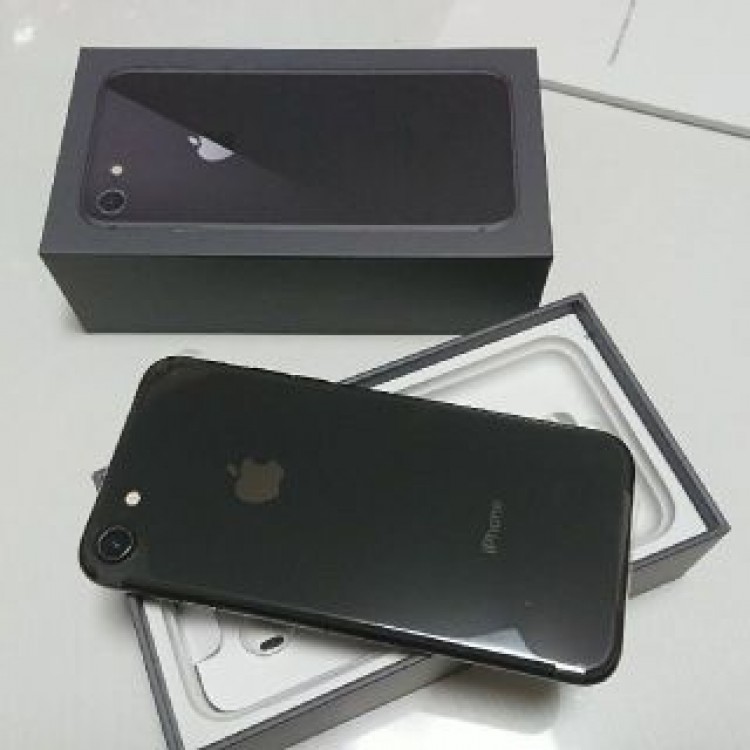 iPhone8(64GB)スペースグレー/未使用/SIMロック解除済