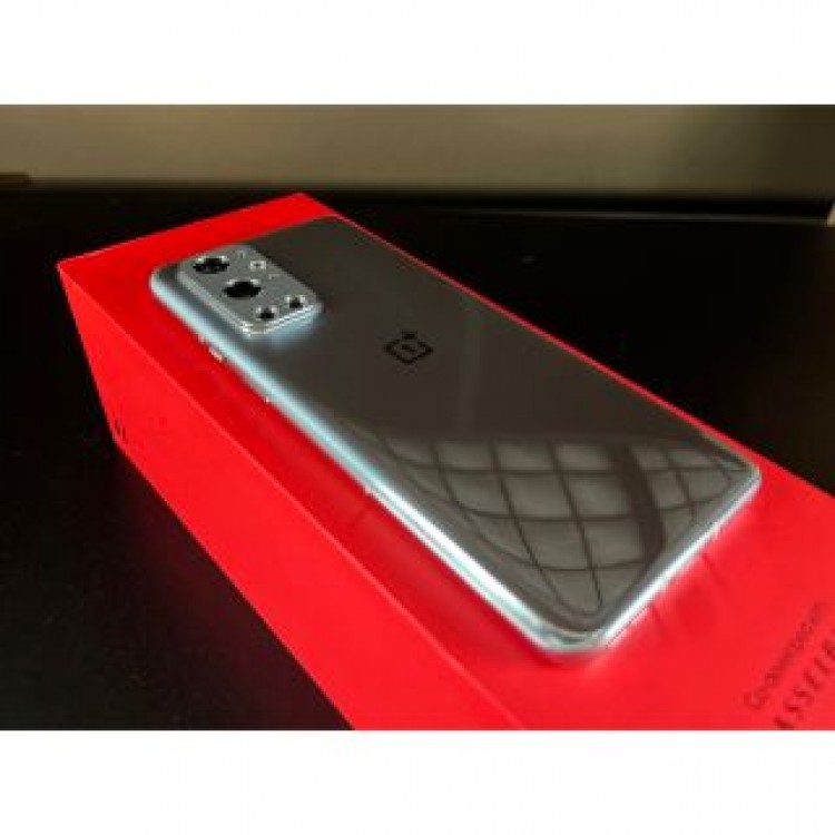 OnePlus 9 Pro 8GB MorningMist＋ケース＆レンズカバー