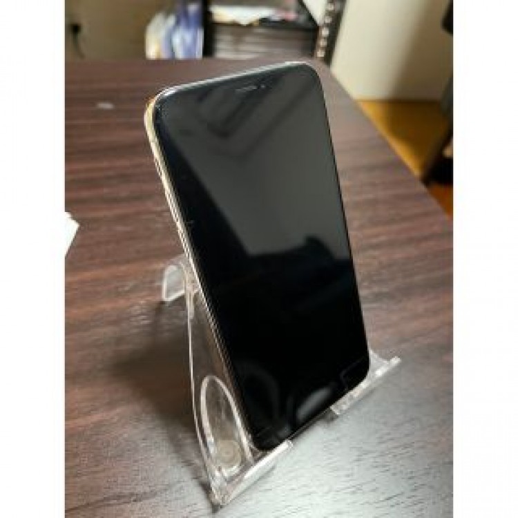 iPhone xs / ﾊﾞｯﾃﾘｰ容量最大79% / 64GB