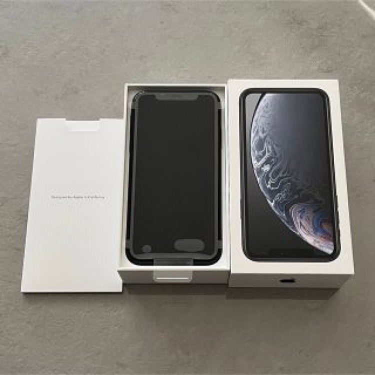 新品 iPhone XR Black 64 GB SIMフリー