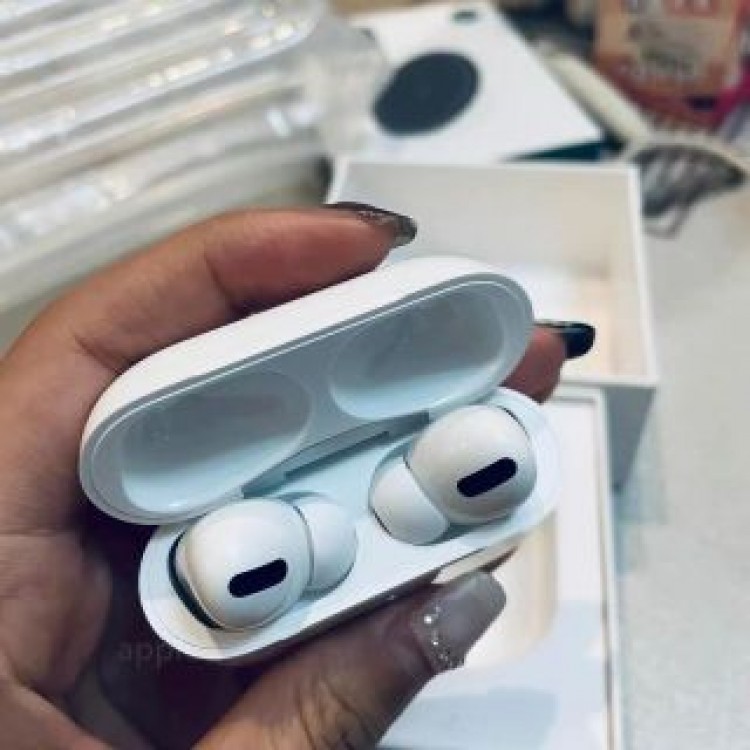 Apple AirPods Pro 2 エアポッド プロ第2世代