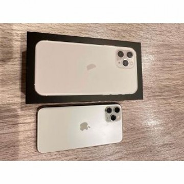 iPhone11pro シルバー　256GB SIMフリー