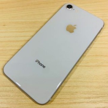 ﾊﾞｯﾃﾘｰ100％ iPhone8 64GB Silver M4