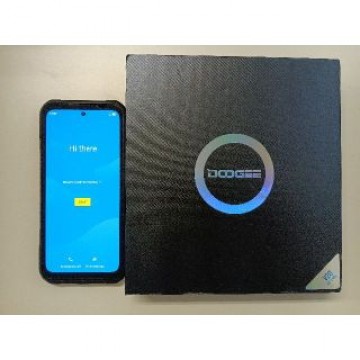 タフネススマホ　DOOGEE　V20　ブラック