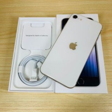 新品同様 ﾊﾞｯﾃﾘｰ100% iPhonSE 第3世代 64GB P117