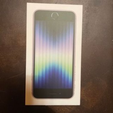 2023年2月購入　iPhone SE3 第3世代 64GB