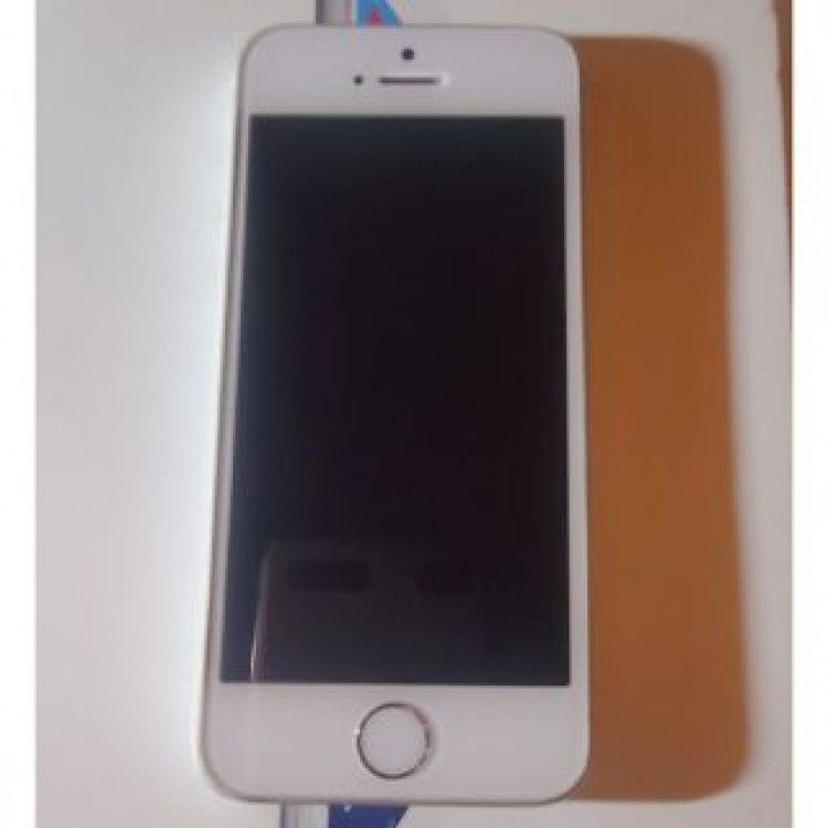 iPhone  se  128gb  バッテリー100%