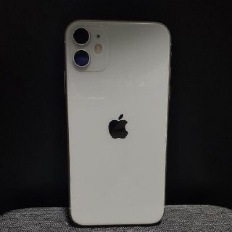 iPhone11  64GB ホワイト  SIMロック解除済 美品 Apple