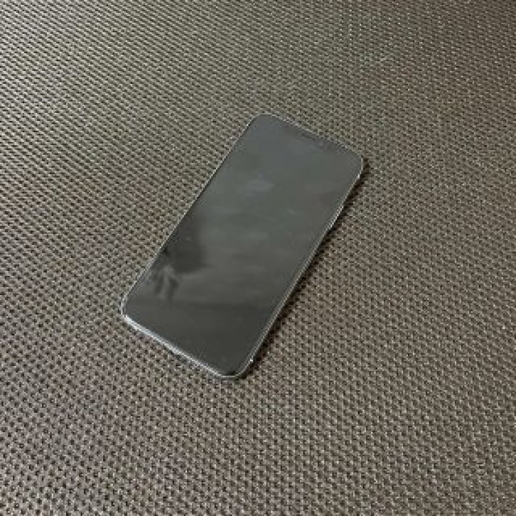iPhone XS(シルバー)