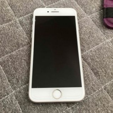 iPhone8 シルバー　64GB  本体のみ