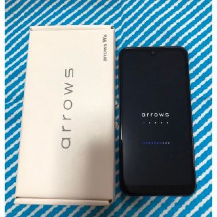 arrows We ブラック 64 GB UQ mobile