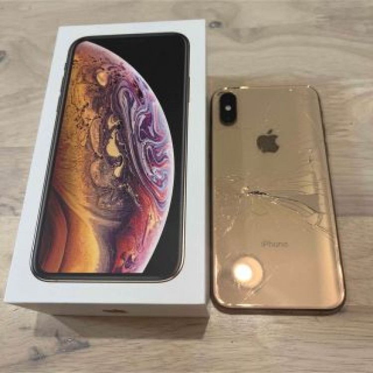 iPhone Xs Gold 256 GB SIMフリー　★背面、画面割れあり