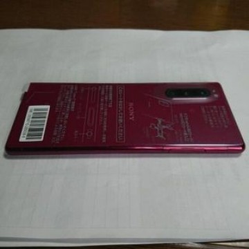 ☆Xperia5 SO-01M Docomo シムフリー新品同 人気のレッド