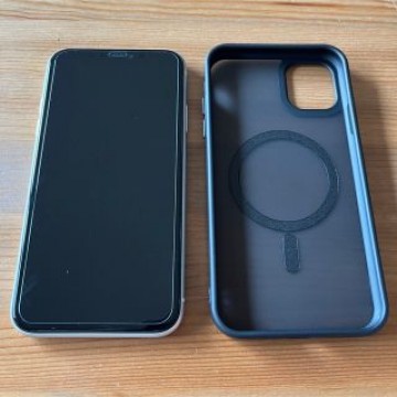 iPhone 11 (SIMフリー)(ホワイト・64GB)