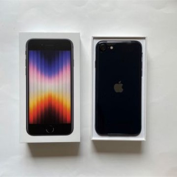 新品未使用品　iPhone se第3世代 64gb
