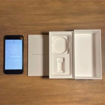 【送料無料】iPhone SE 第2世代 ブラック 64 GB SIMフリー