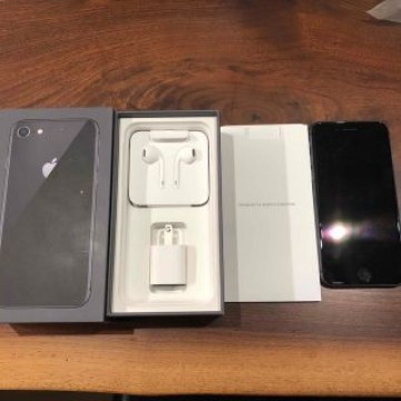 iPhone8 64GB
